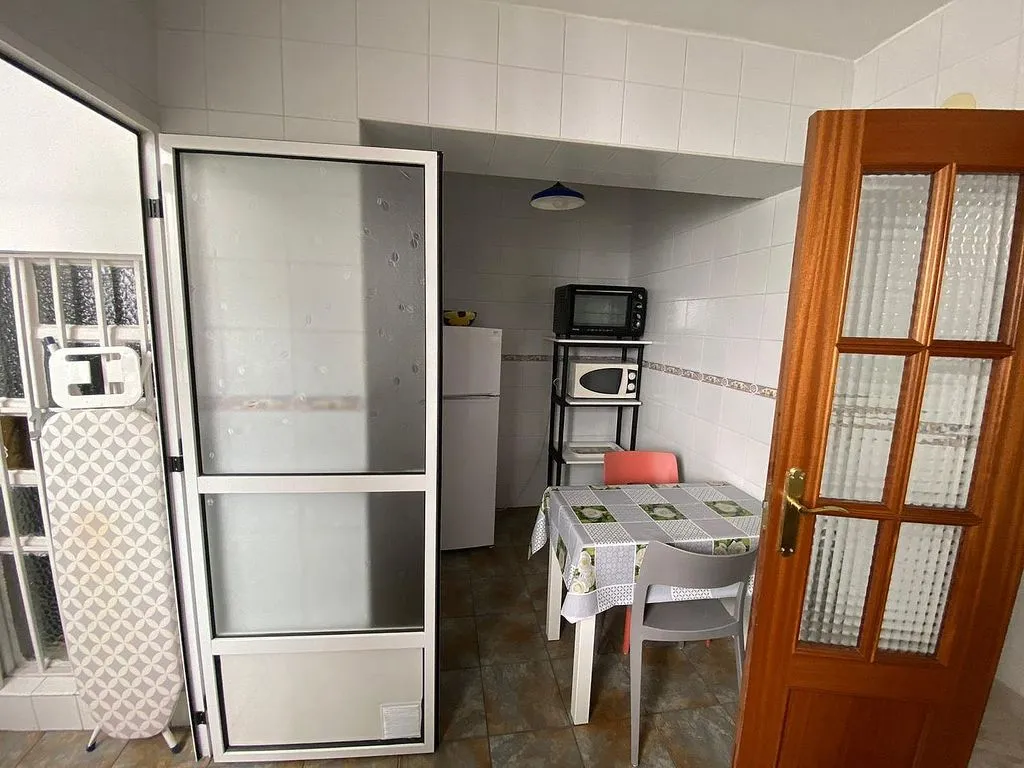 Söögituba - Student Flat with Ascensor in Pajaritos