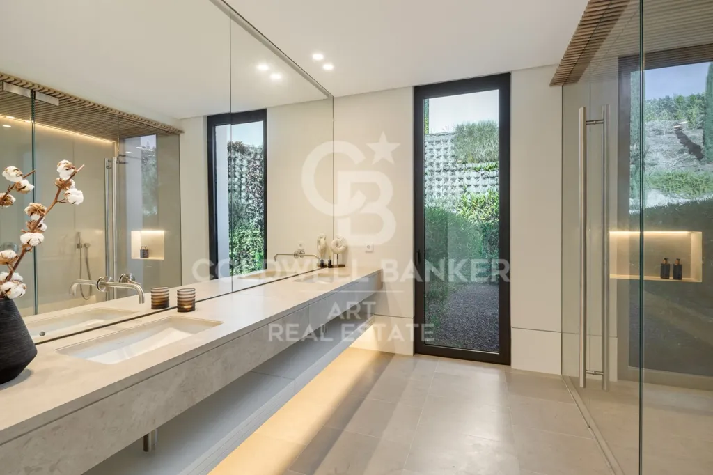 Salles de bain - Ultra-modern Villa with Panoramic Views in Benahavís