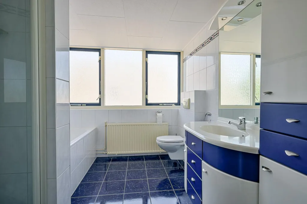 Salles de bain - Spacious Detached House with Garden in Opperdoes