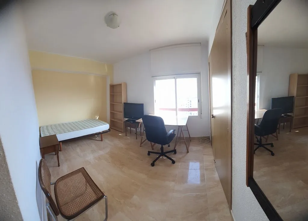 Office - Student Apartment with Terrace on Avenida Perez Galdos