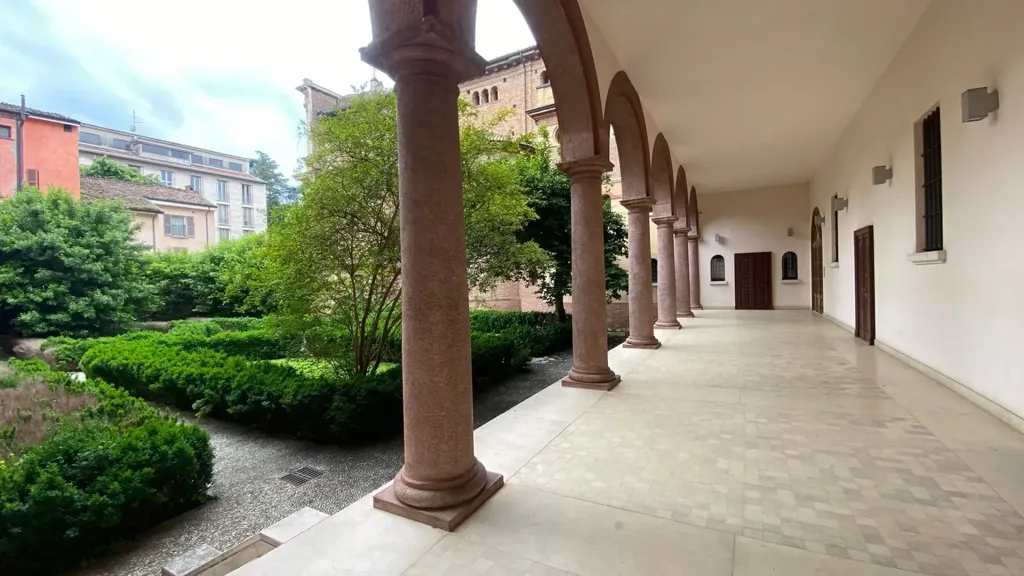 Jardin - Architecturally Unique Ground Floor Apartment in Piacenza