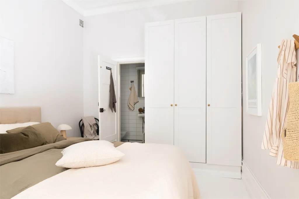 Bedrooms - Charming 2-Bedroom Flat with Garden in Vasastan