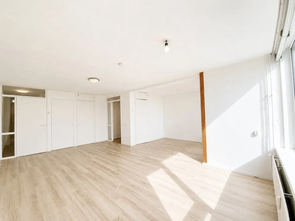Toad - 4-Bedroom Apartment with Balcony in Delft