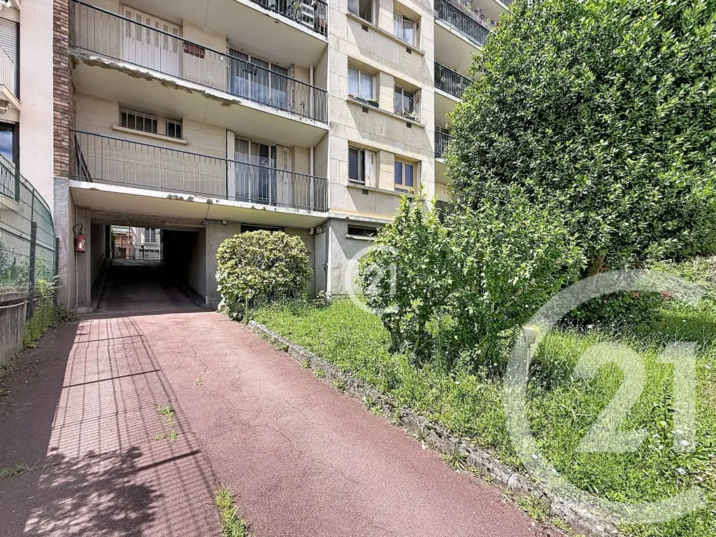 Giardino - Secure Parking Space in Montreuil