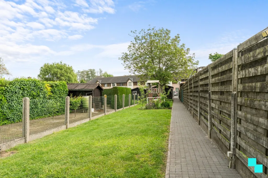Aed - Modernising House with Garden in Roeselare