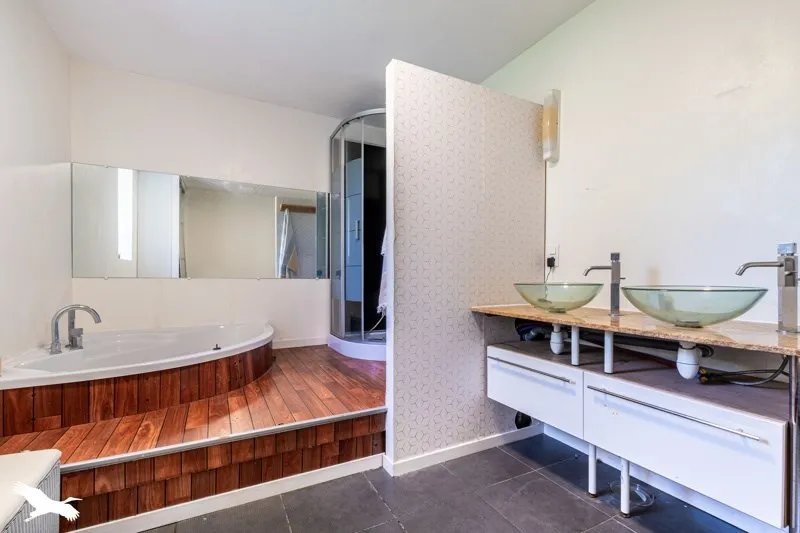 Salles de bain - Maison en Pierre avec Piscine à Gigondas