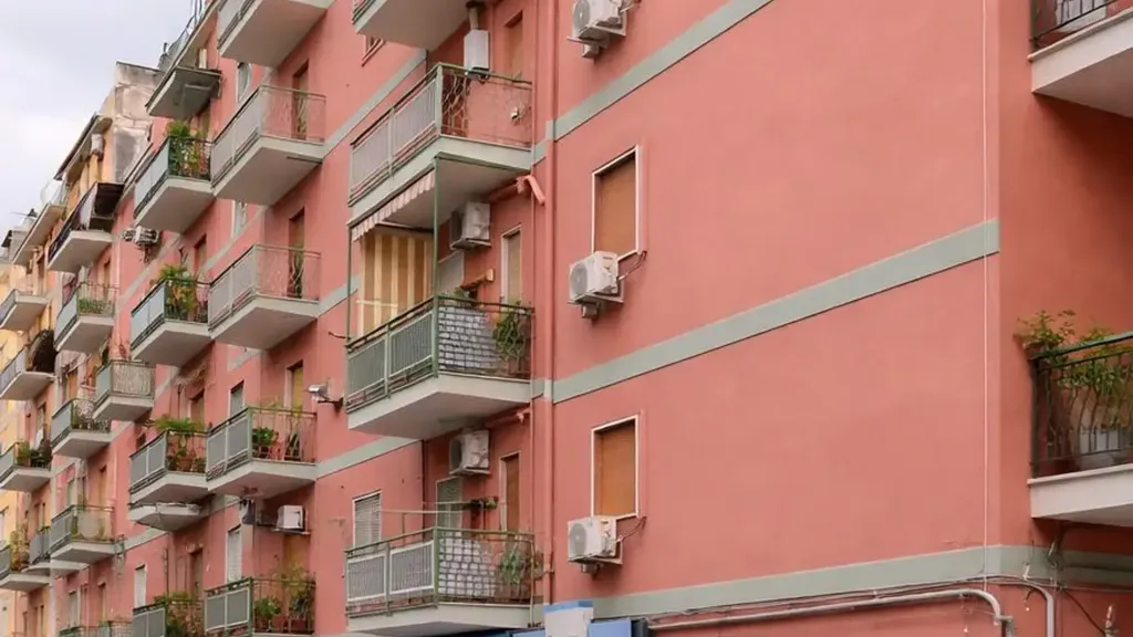 Exterior - 5-Room Apartment with Balcony in Palermo