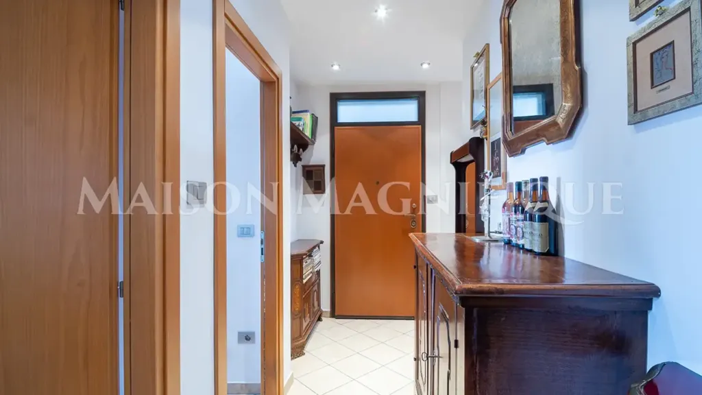 Esik - Penthouse with Terrace in Ferrara