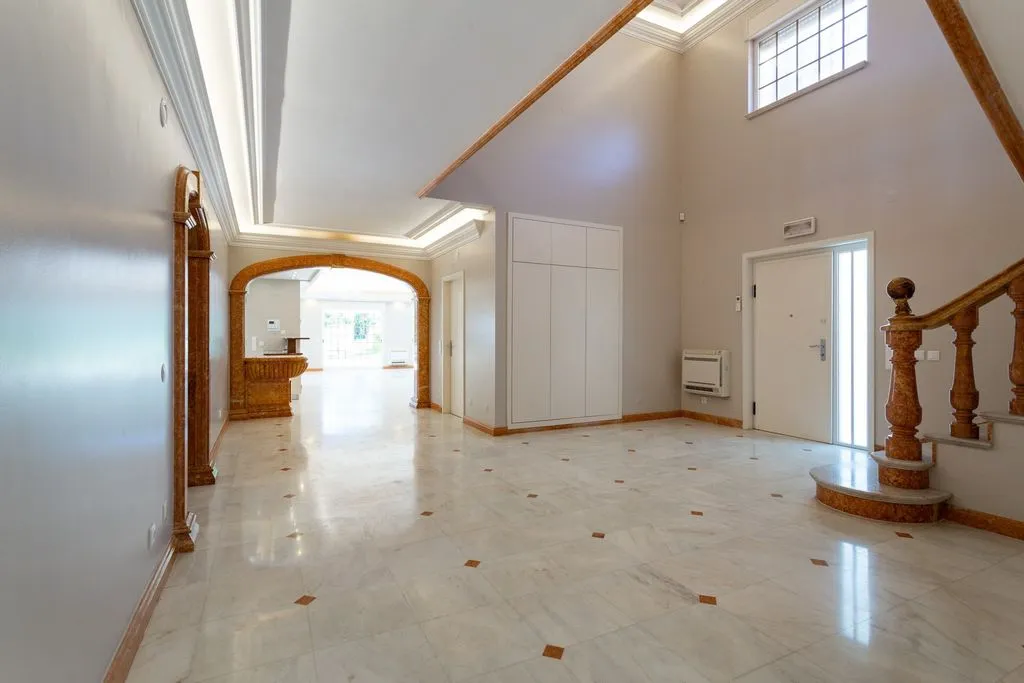 Hallway - Luxury Villa with Pool in Rio de Mouro