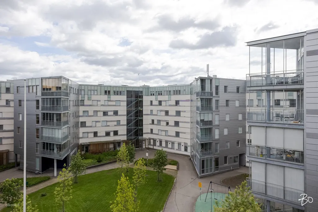 Garden - Modern Apartment with Balcony in Jyväskylä Centre