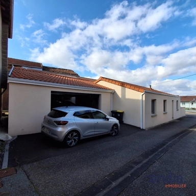 Extérieur - Maison de Plain-Pied avec Terrasse à Chavaroux