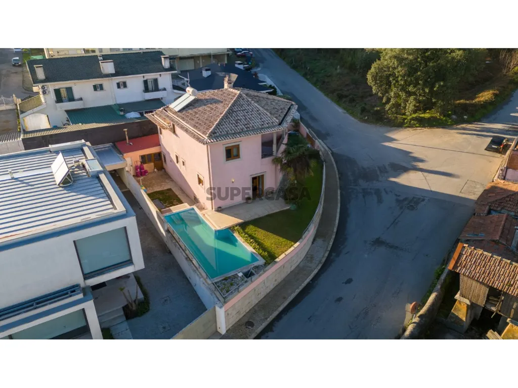 Õhuvaade - Detached House with Pool in Fiães