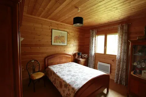 Chambres - Maison en Madriers de Sapins avec Terrasse à Albussac