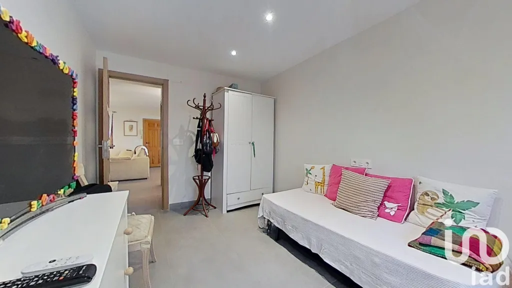 Magamistoad - Semi-Detached House with Solar Panels in Benicasim