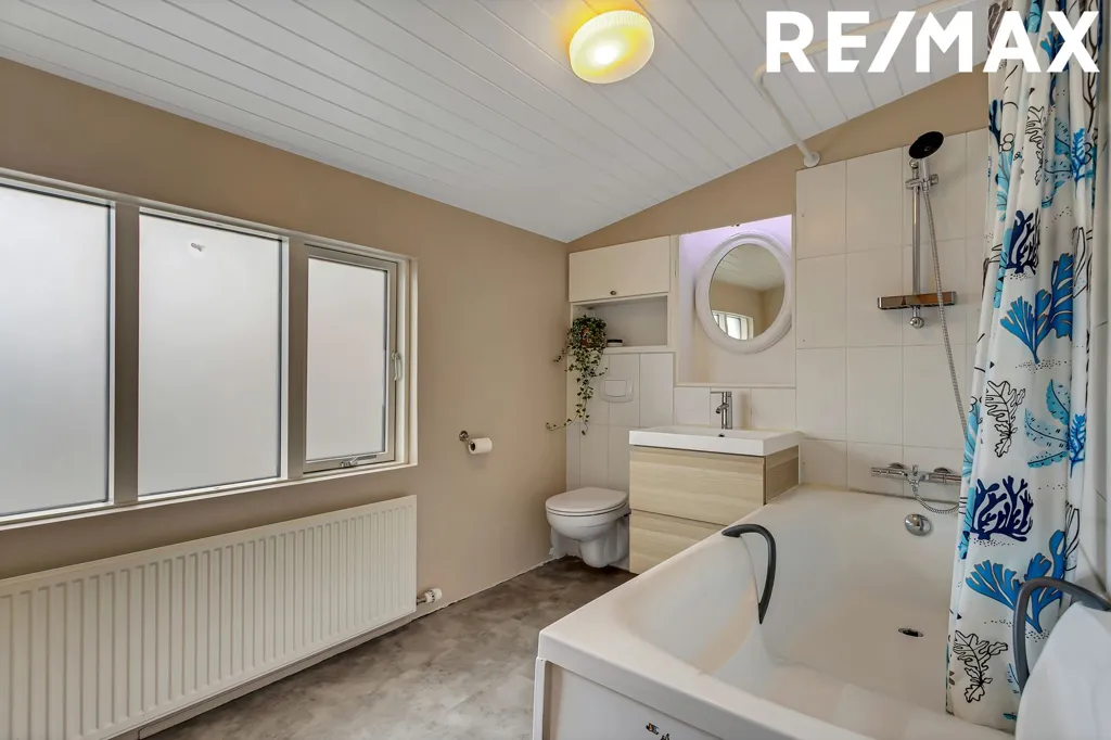 Bagni - Duplex with Studio Potential in Holtsgata