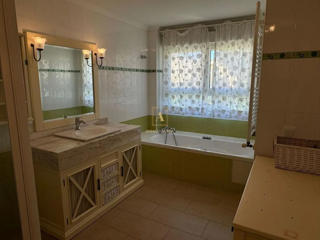 Vannitoad - Luxury Villa with Private Spa in Altea