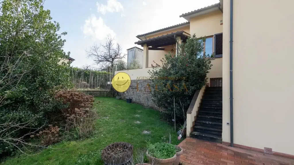 Giardino - Villa bifamiliare con piscina a Figline e Incisa Valdarno