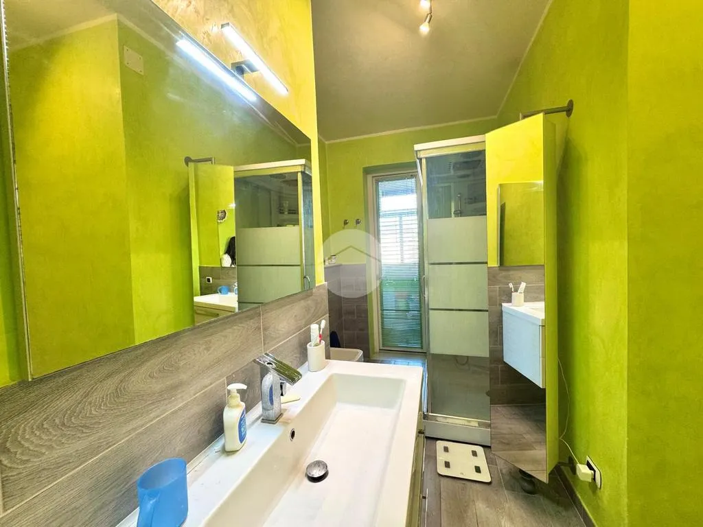 Salles de bain - Four-Bedroom Apartment with Balcony in Florence