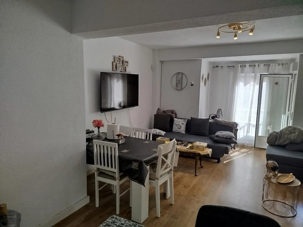 Elutuba - Refurbished Flat with Fitted Kitchen in Carolinas
