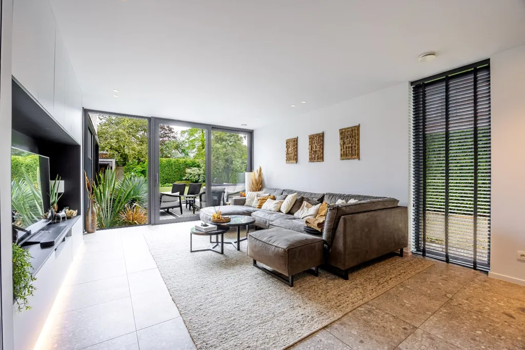 Elutuba - Luxury Villa with Garden in Lint