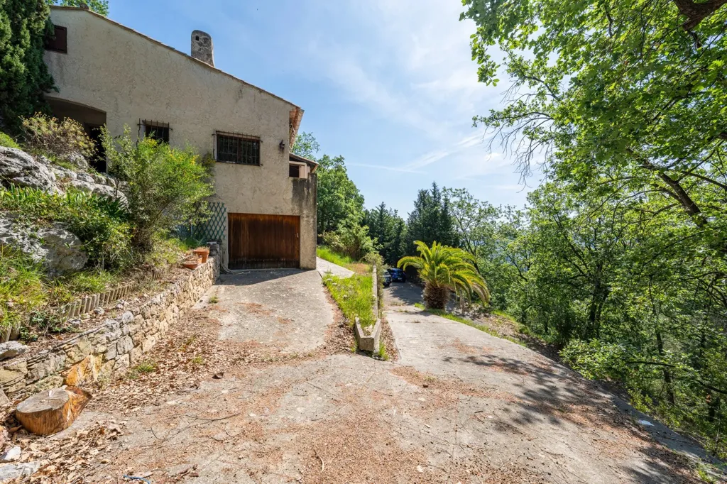Extérieur - Maison sur Trois Niveaux au Calme à Carros