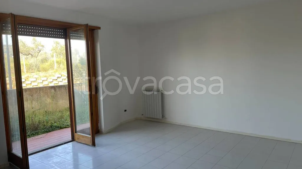 Pièces - Ground Floor Apartment with Private Garden in Perugia
