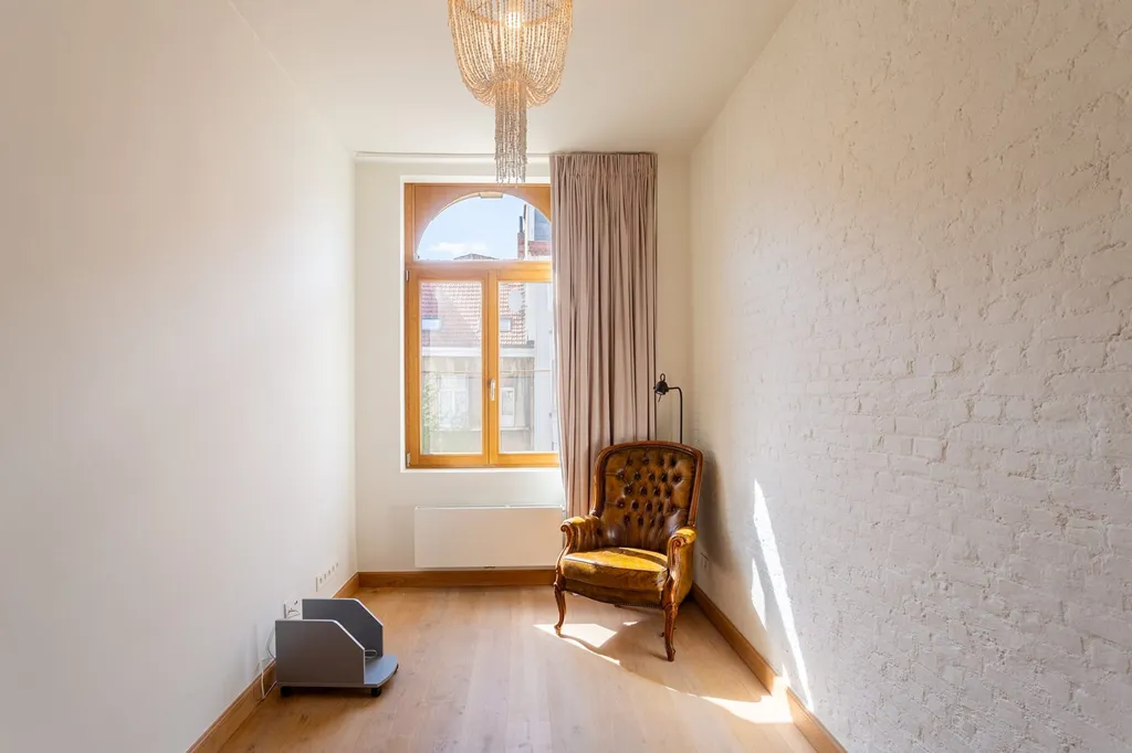 Pièces - Penthouse Rénové avec Terrasse dans le Zuid d'Anvers
