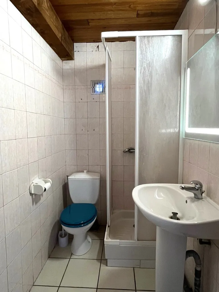 Bathrooms - Studio with Private Parking in Istres