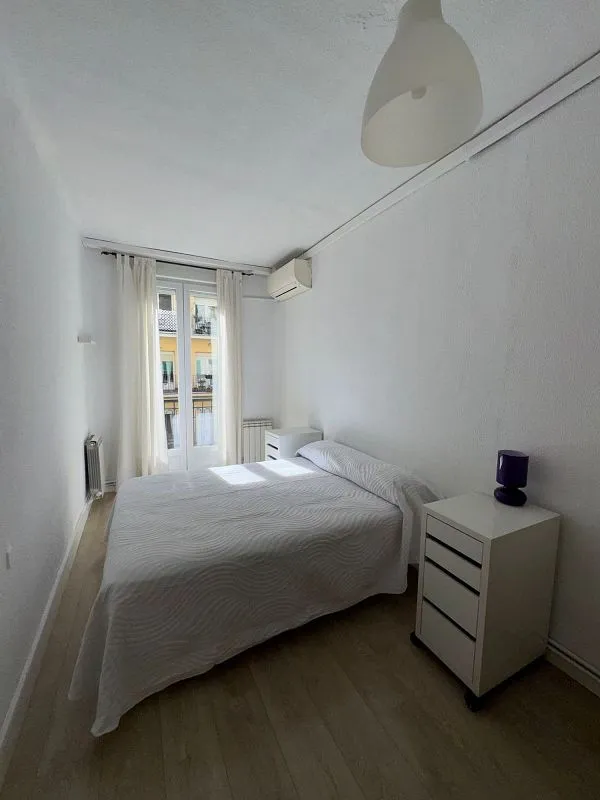 Magamistoad - Amueblado Flat with Balcony in Nuevos Ministerios