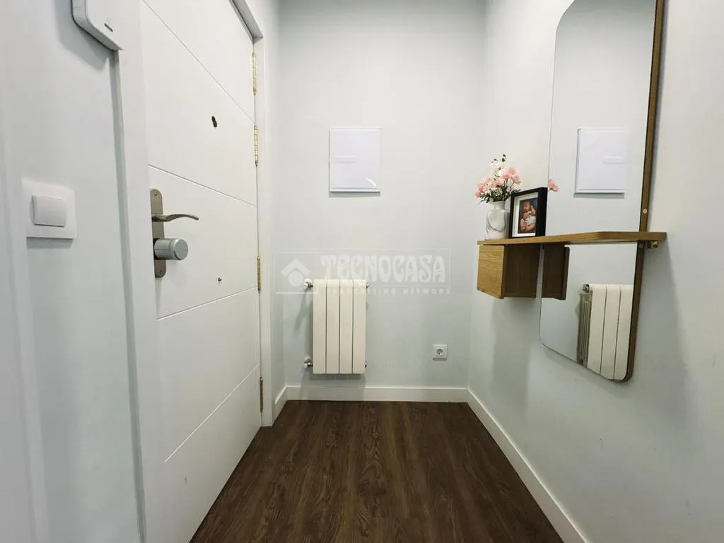 Esik - Modernised Flat with Balcony in Madrid Centre