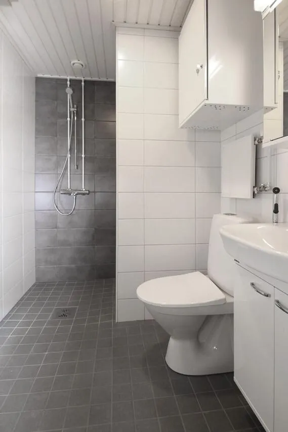 Bagni - Need-Based Apartment with Balcony in Mustamäki, Hyvinkää