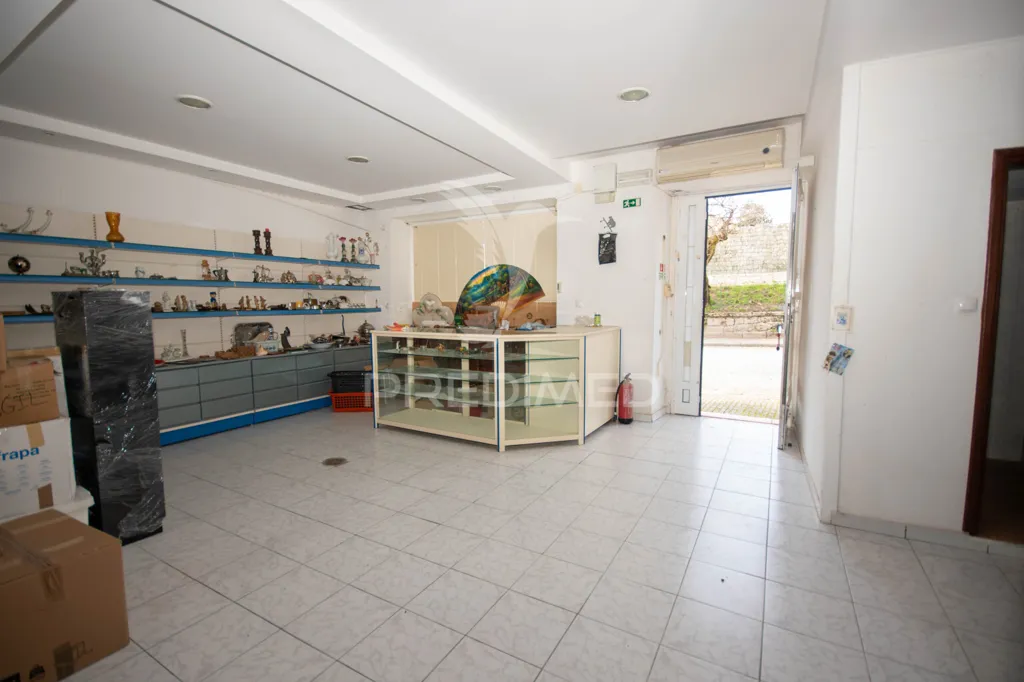 Garage - House with Commercial Potential in Trancoso