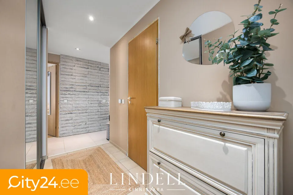 Esik - Renovated Apartment with Sauna in Peetri