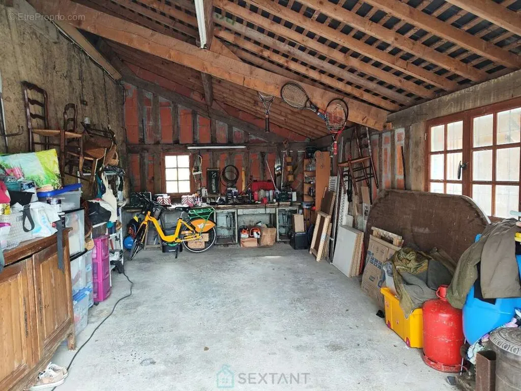 Garage - Maison avec Jardin Clos à 6 km de Lisieux