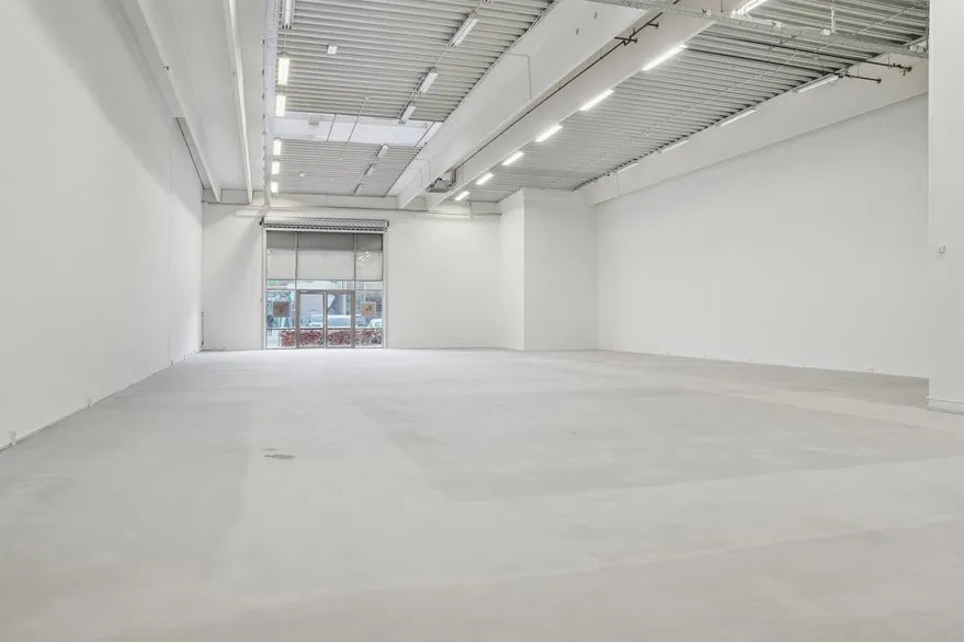 Pièces - High-Visibility Retail Unit in Løvbjerg Centre