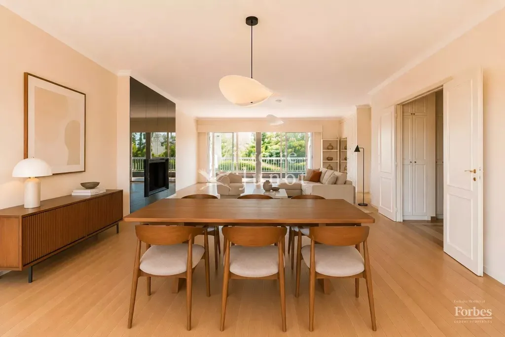 Salle à manger - Penthouse avec Terrasses dans le Quartier Statuaire