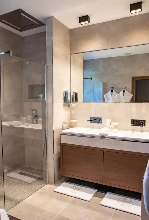 Bathrooms - Luxury Villa with Pool in La Croix Valmer