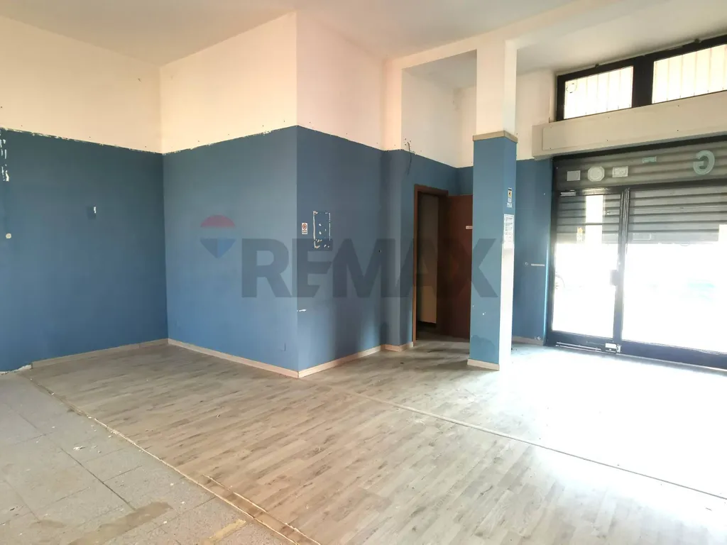 Pièces - Office Space near Autostrada, Busto Arsizio