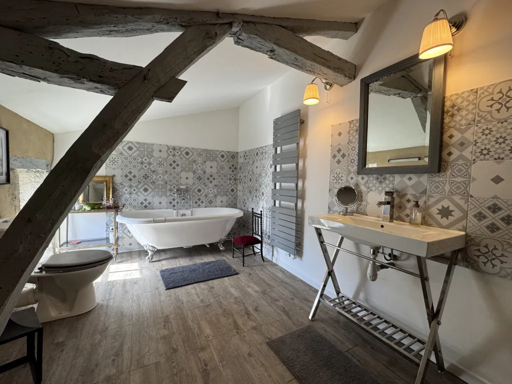 Salles de bain - Propriété en Pierre avec Maison d'Amis à Condom
