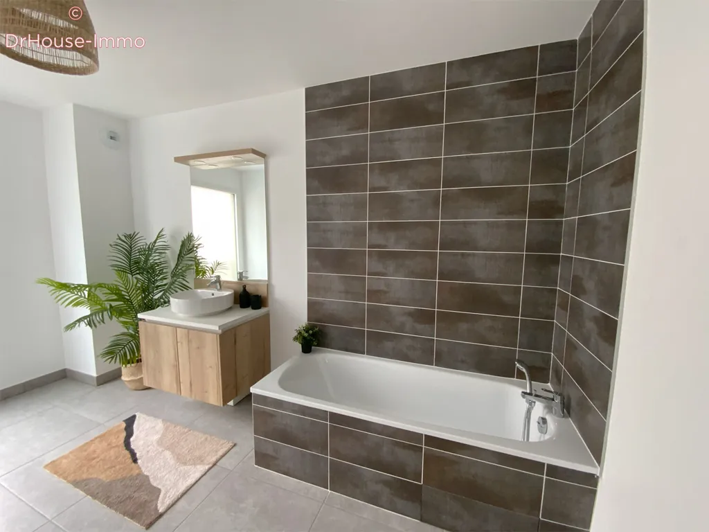 Bathrooms - Modern Apartment with Loggia in Lyon 8th