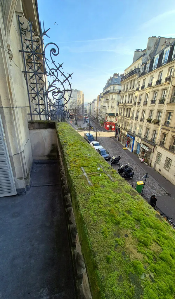 Balcony - Bright 3-Bedroom Flat with Balcony in Paris