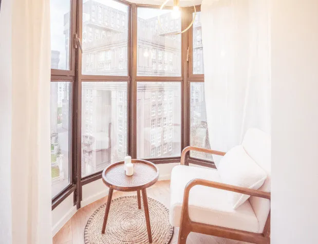 Séjour - Colocation Meublée de 5 Chambres au 6ᵉ Étage à Noisy-Champs