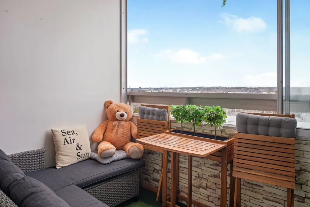 Balcon - Renovated Apartment with Järvafältet View in Akalla