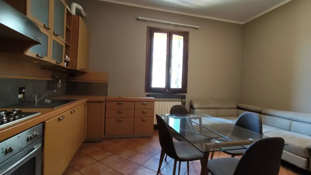 Cuisine - Armed Two-Bedroom Flat with Private Parking in Rovato