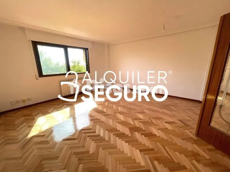 Stanze - Spacious Flat with Garden and Pool in Moratalaz