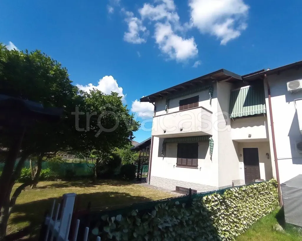 Välivaade - Terraced Villa with Private Garden in Bellinzago Novarese