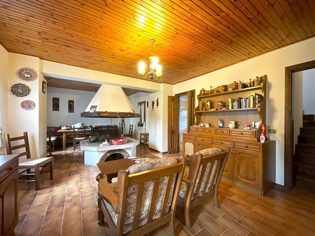 Söögituba - Historic Farmhouse with Pier in Jesolo
