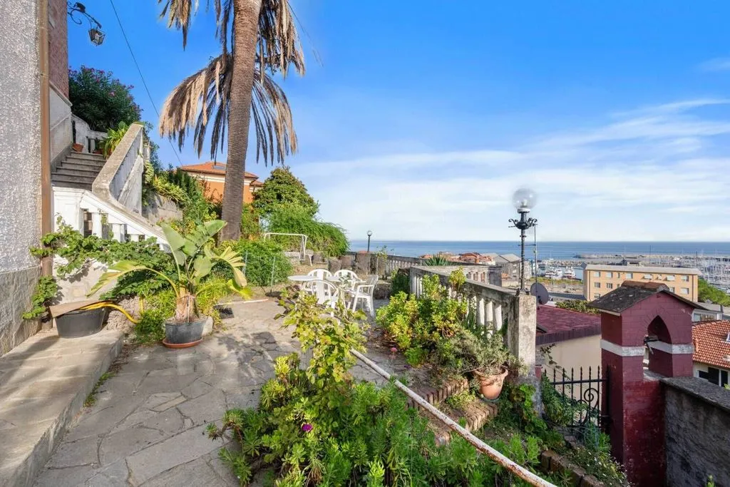 Terrasse - Historic Villa with Garden in Varazze