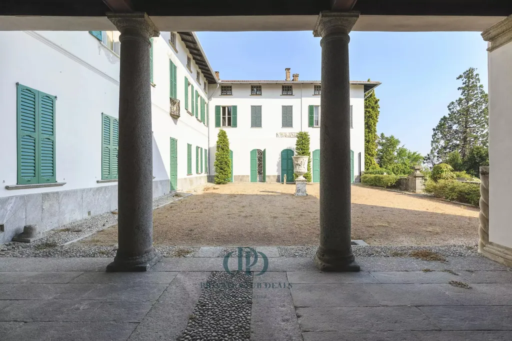 Terrass - 19 magamistoaga maja asukohas San Fermo della Battaglia