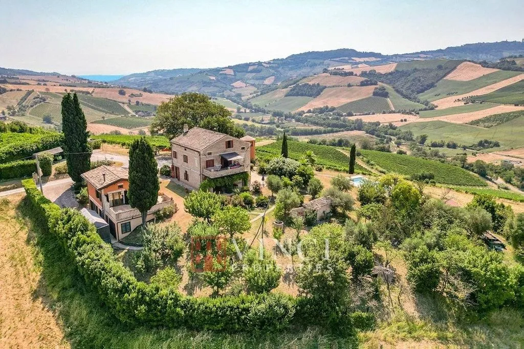 Õhuvaade - Rustic Casale with Pool in Montefiore dell'Aso